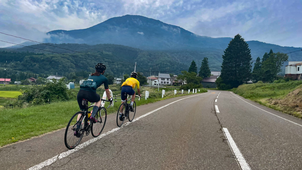 妙高高原からの黒姫山の眺め