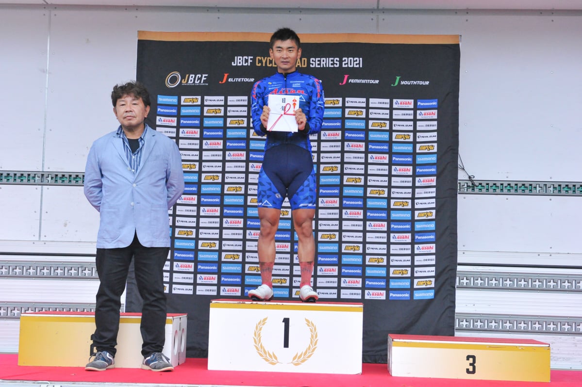3日間総合成績は岡本隼(愛三工業レーシングチーム)が1位
