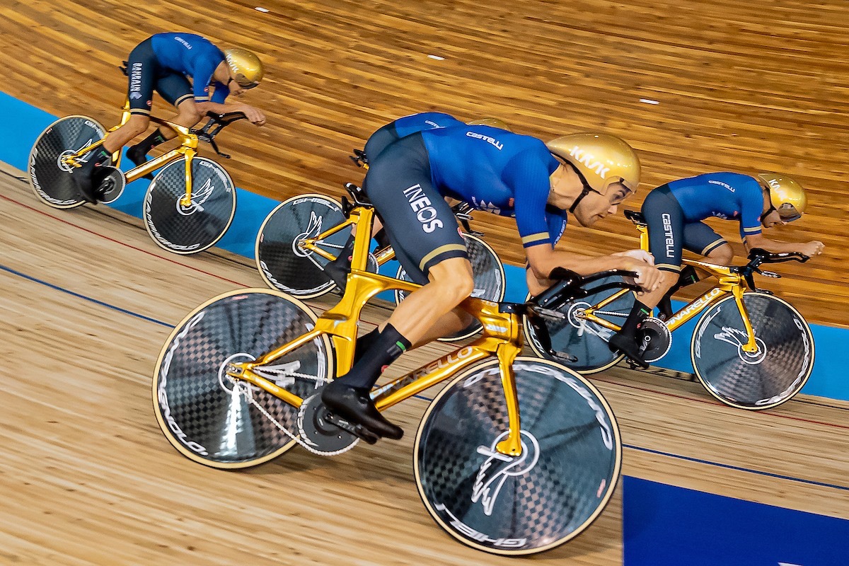 男子チームパシュート:フィリッポ・ガンナら東京五輪金メダルのイタリアチームが予選で圧倒的なタイムを叩き出す