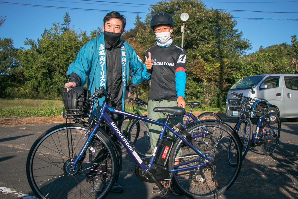 自転車のまち前橋を標榜する山本龍 前橋市長と今回使用するブリヂストンサイクルのTB1e