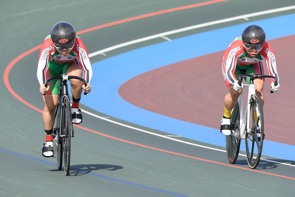 女子チームスプリント 優勝 富山県自転車競技連盟（石中、北林） 1分0秒938