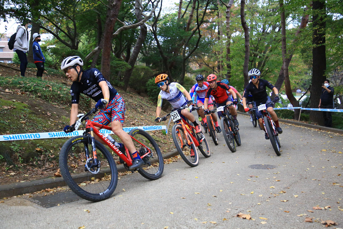 男子マスターズの先頭を引く石川正道(Champion System Japan Test Team)