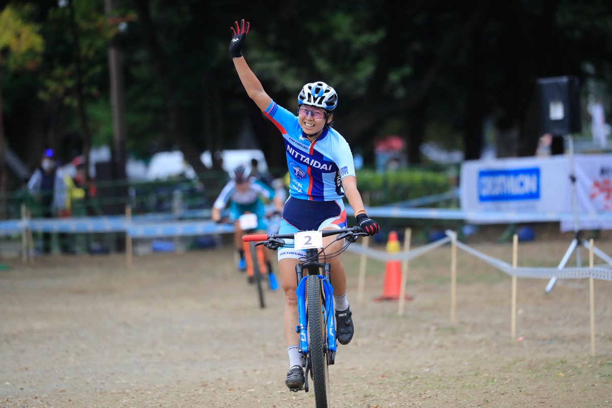 女子は川口うらら（日本体育大学）がXCO、XCCで全日本チャンピオン