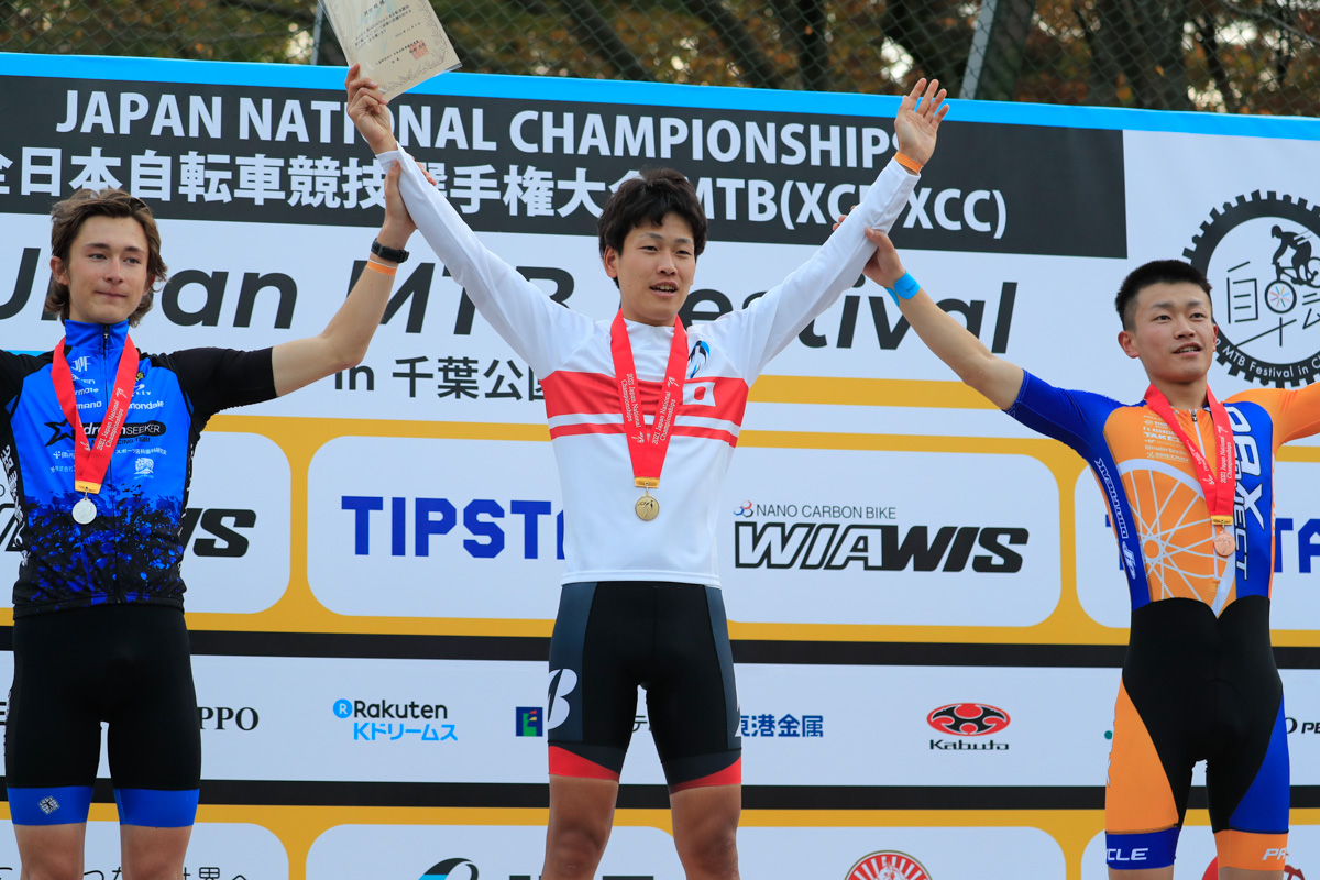 男子エリート 1位沢田時(TEAM BRIDGESTONE Cycling)、2位北林力(DreamSeekermtbracingteam) 3位宮津旭(PAXPROJECT)