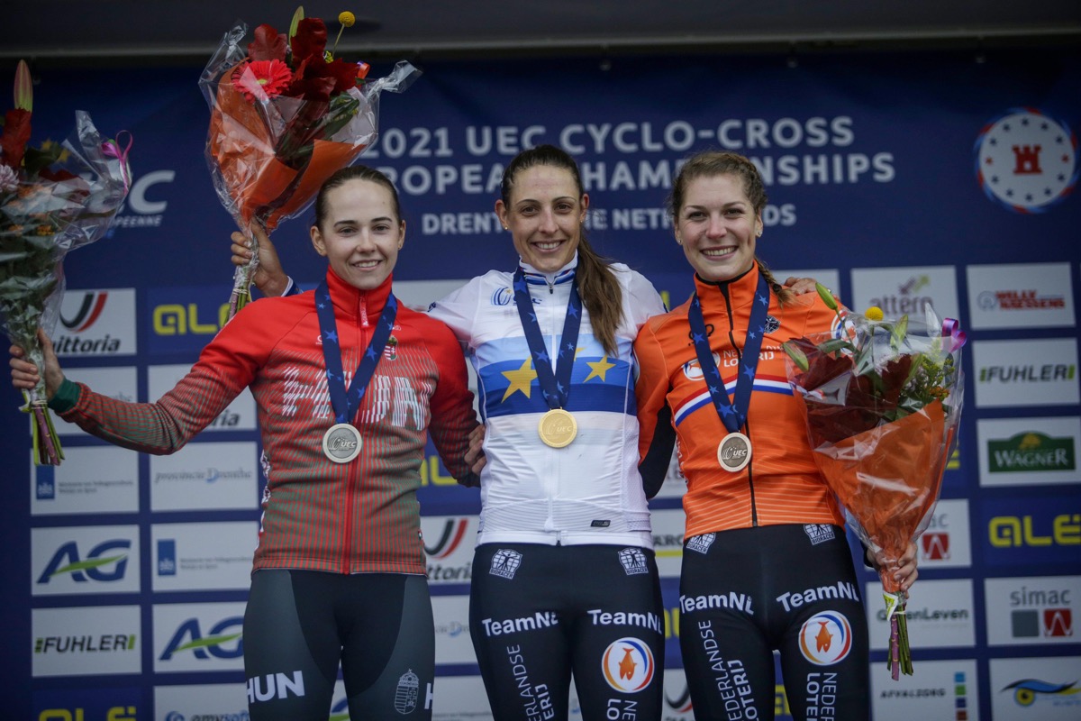 シクロクロスヨーロッパ選手権2021女子エリート表彰台