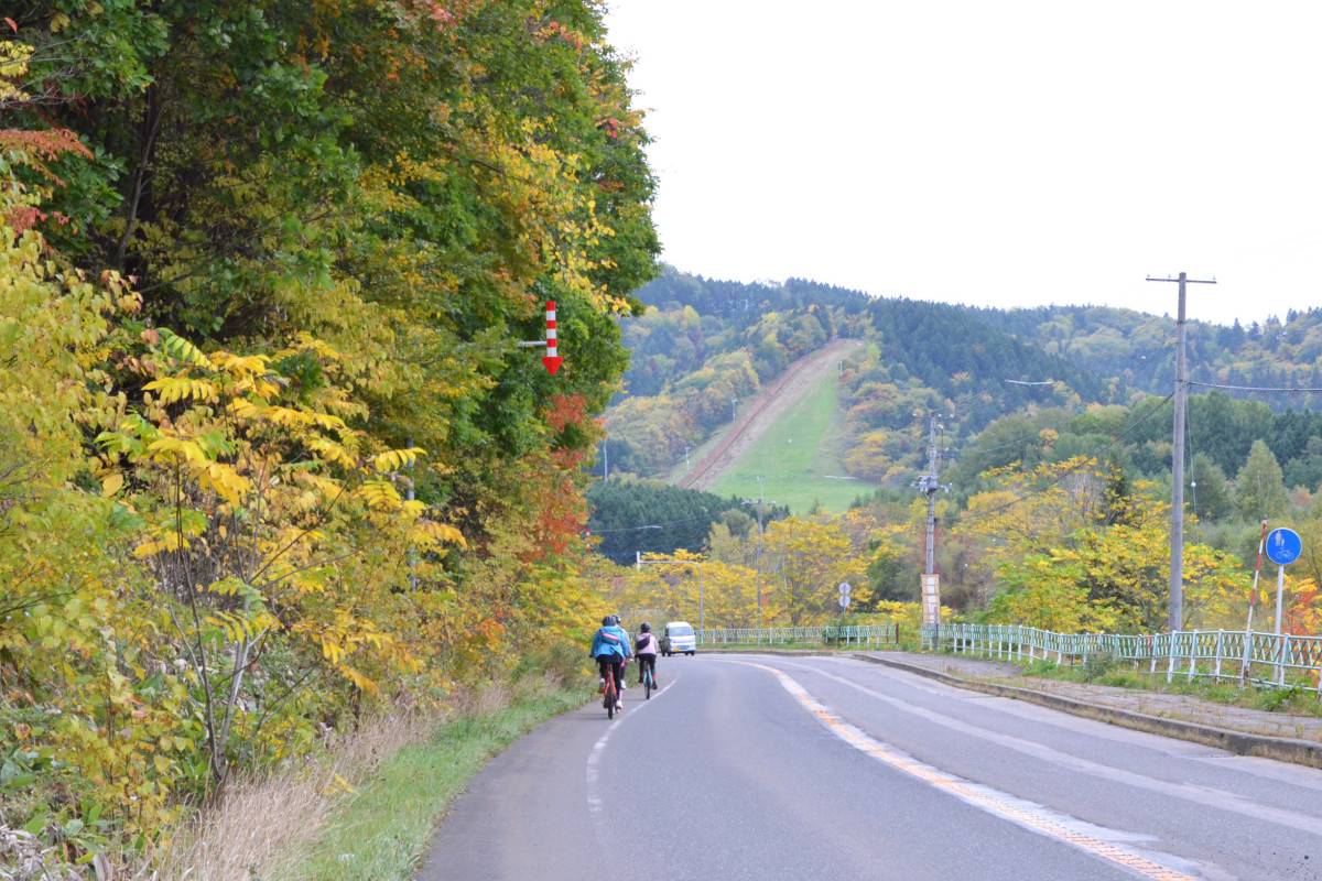 山々も早くも色づいていた。今年は紅葉の進行が非常に早い