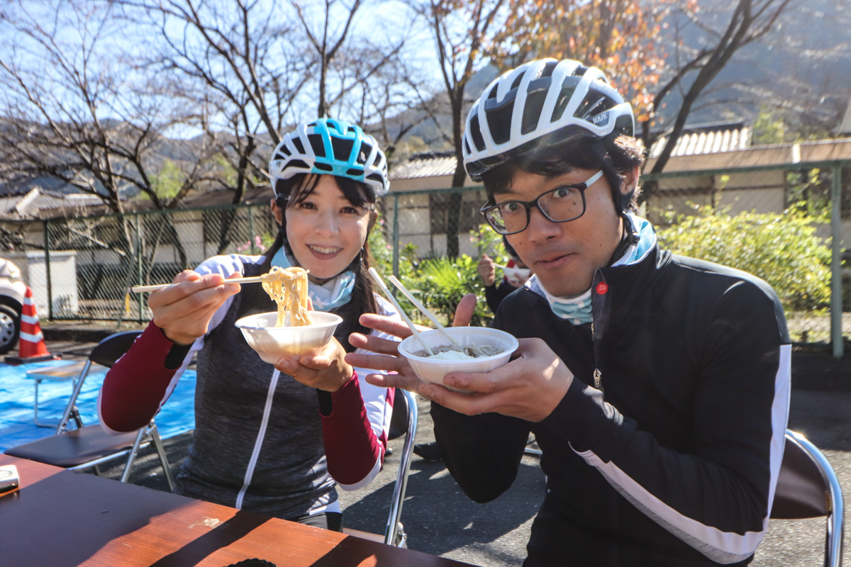 水沼駅温泉センターではとろろが入った温かいお蕎麦をいただきました。ヒルクライム前にエナジーチャージ!