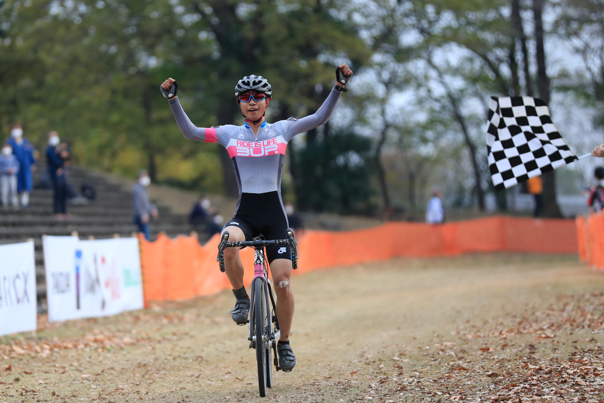 C4で優勝した三上和丈(cycleclub3UP.)。父の和志さん(C2)と親子揃っての優勝だ