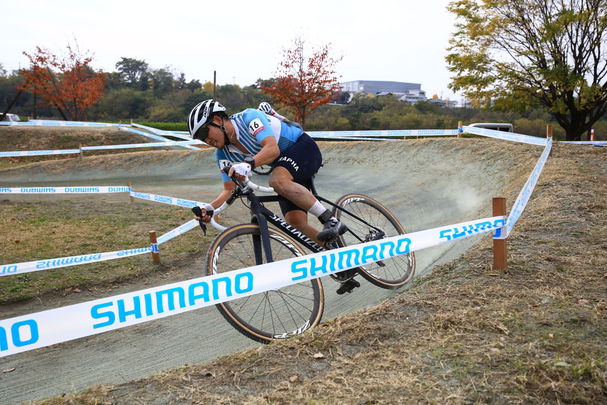 2位をロックオンした渡辺将大(CycleClub.jp)だったが