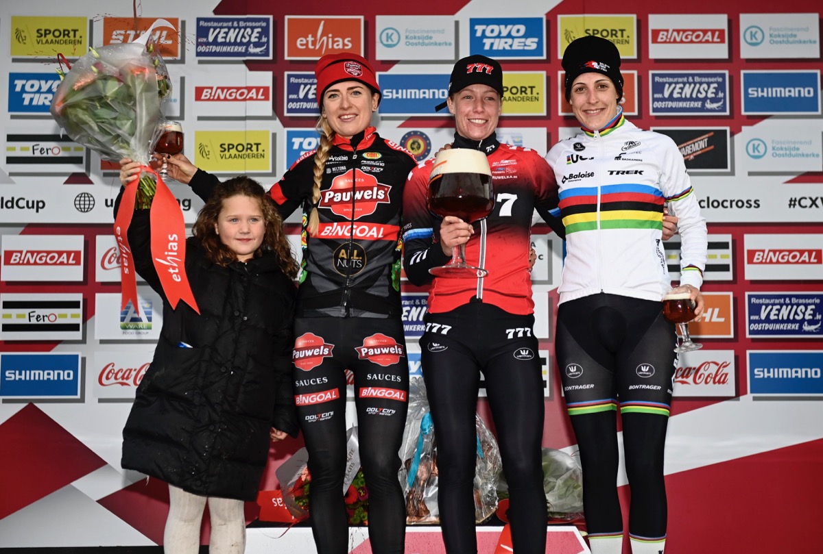 UCIシクロクロスワールドカップ2021-2022第7戦 女子表彰台