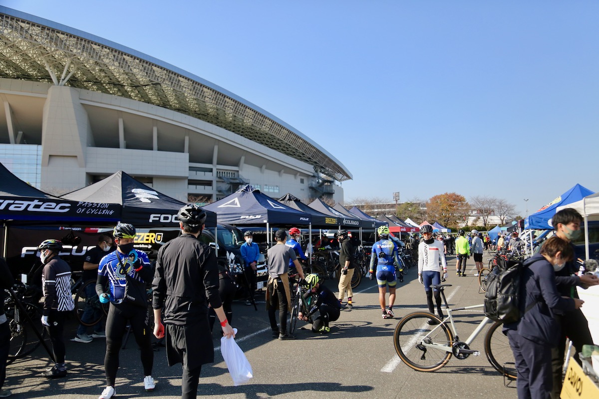 多数のブランドが集い、日本全国からワイズロードのスタッフが集った