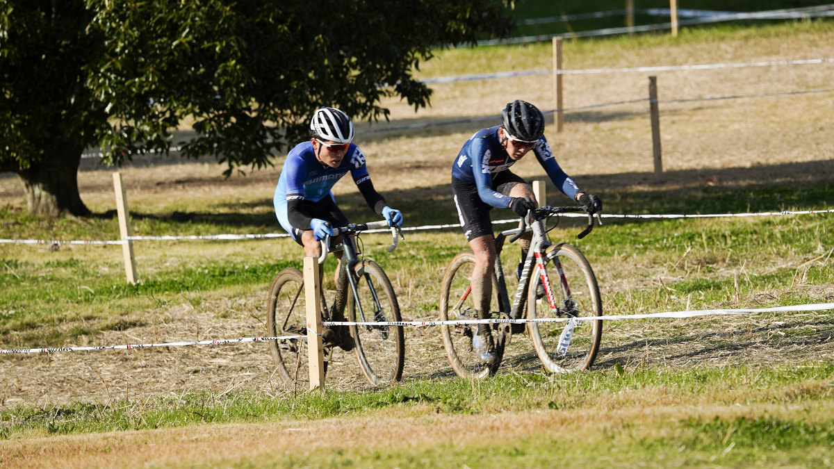 再び堀川滉太(NEBcycling)、横山航太(シマノレーシング)の二人が先頭に