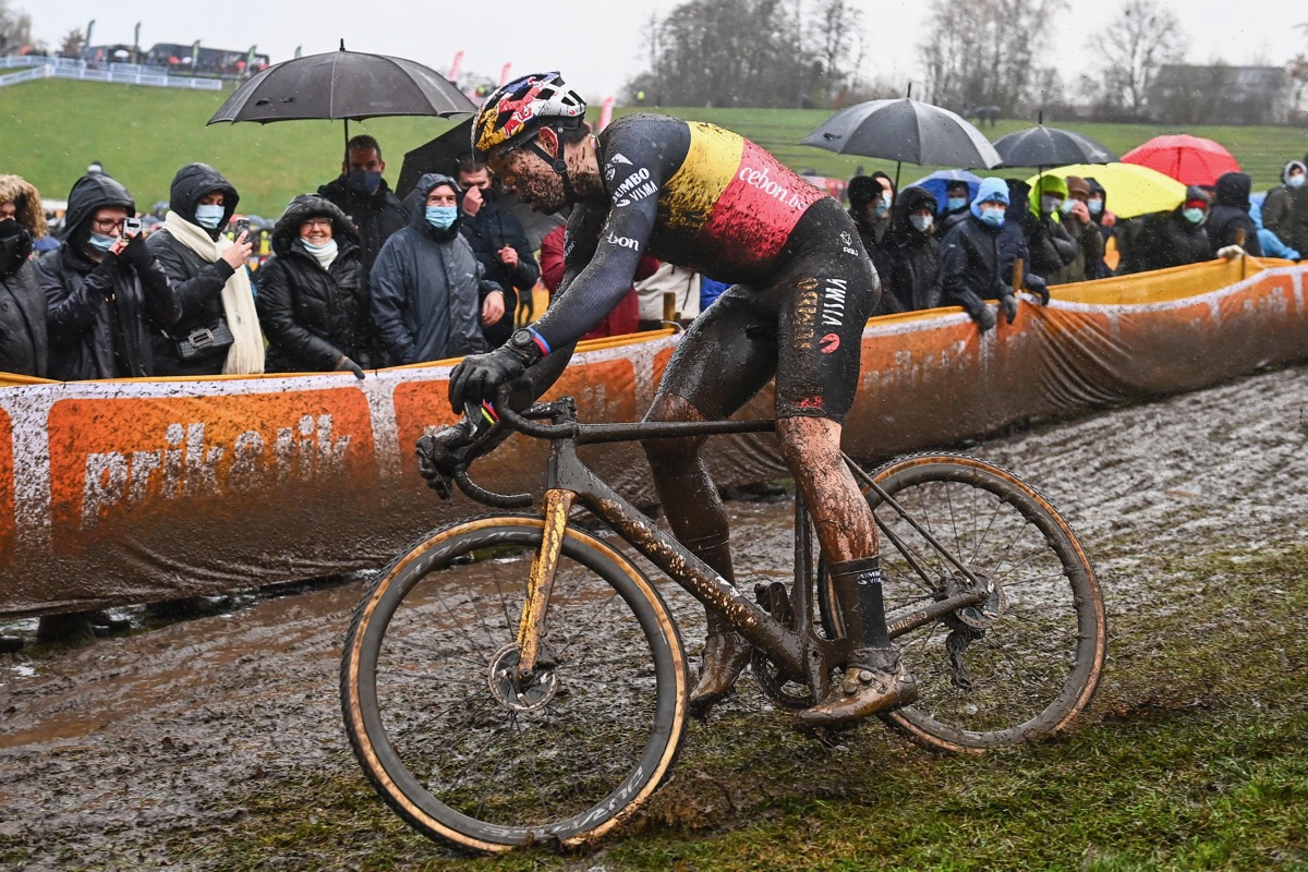 サーヴェロの新型CXバイクを駆るワウト・ファンアールト(ベルギー、ユンボ・ヴィズマ)