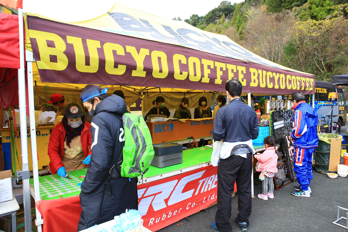 フードエリアで大賑わいのブチョーコーヒー