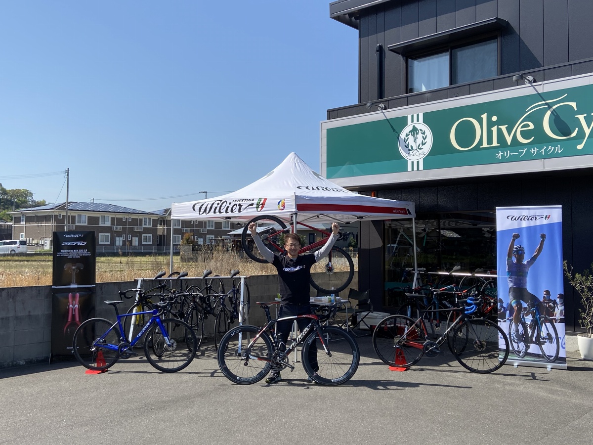 4月：香川県丸亀市に移転した新店舗で元気いっぱいのオリーブサイクルさん。讃岐うどんももちろんですが、近場に美味しいパン屋もあるそうです