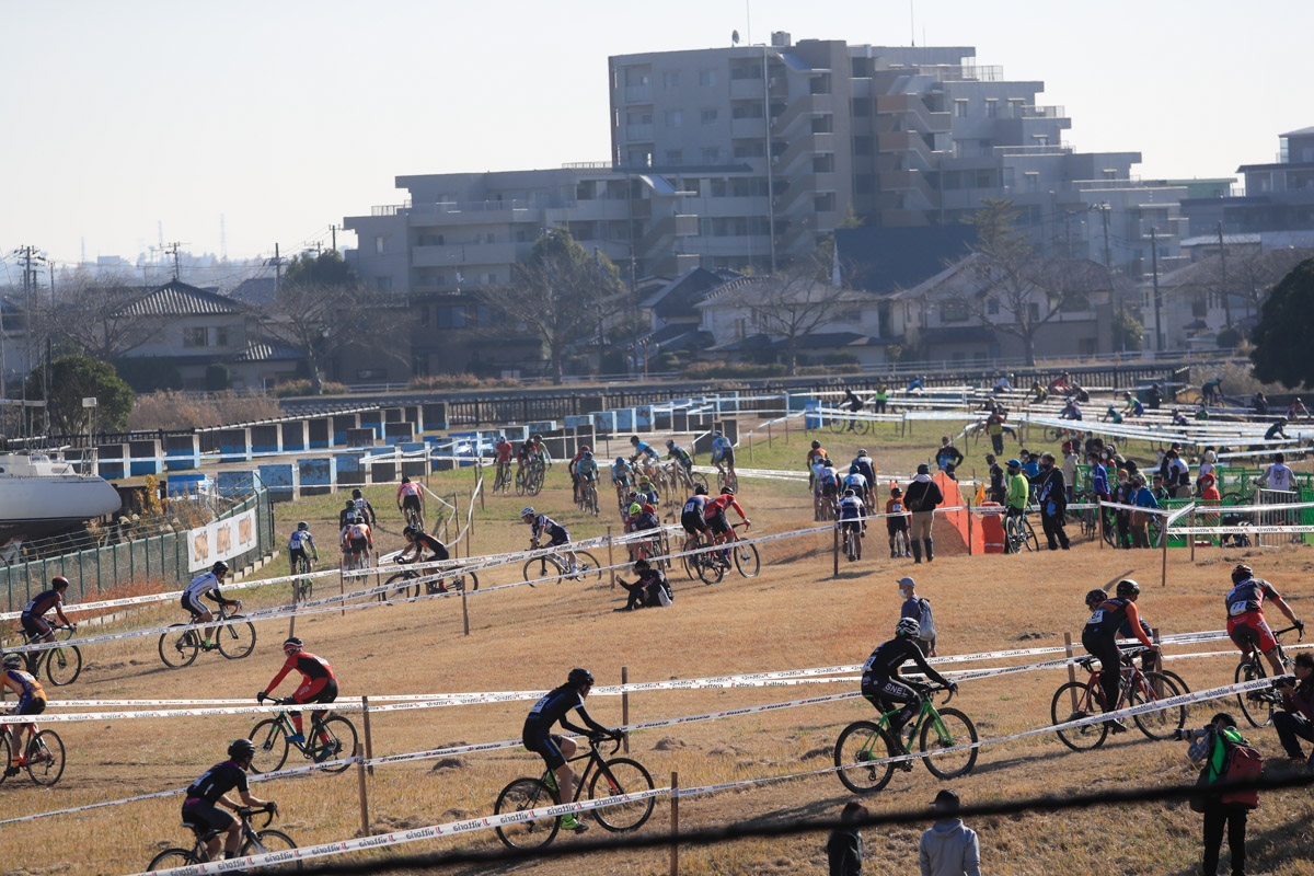 土浦市街に近い会場での初めての首都圏開催CXレースだ