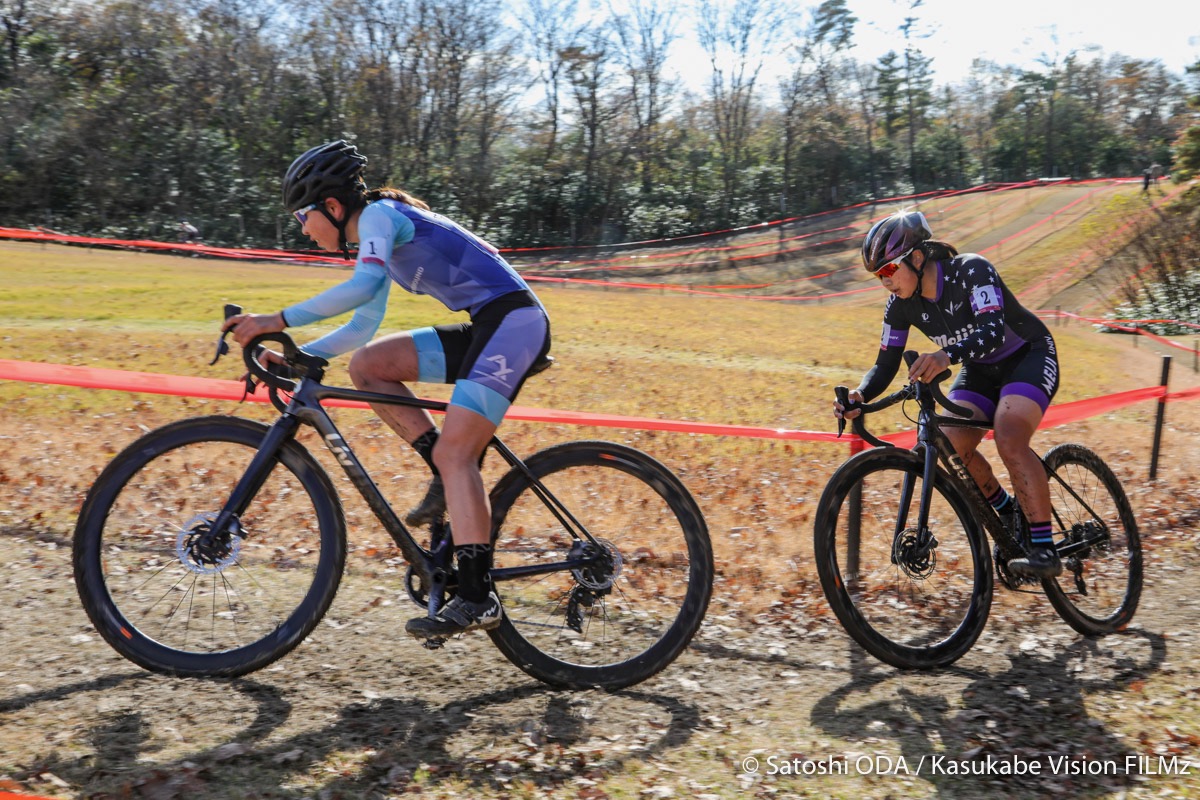 今季好勝負を繰り広げてきた福田咲絵（AX cyclocross team）と渡部春雅（明治大学）