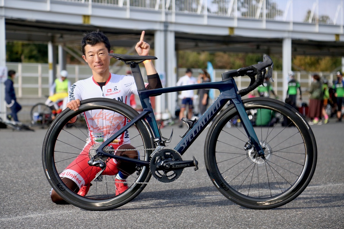 160kmチャレンジ優勝：雑賀大輔さん（湾岸カレーユナイテッド）とスペシャライズド S-WORKS VENGE