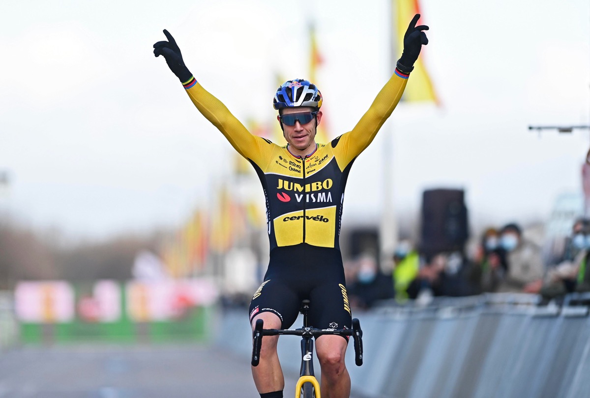 CXシーズン最終レースで勝利したワウト・ファンアールト(ユンボ・ヴィズマ)