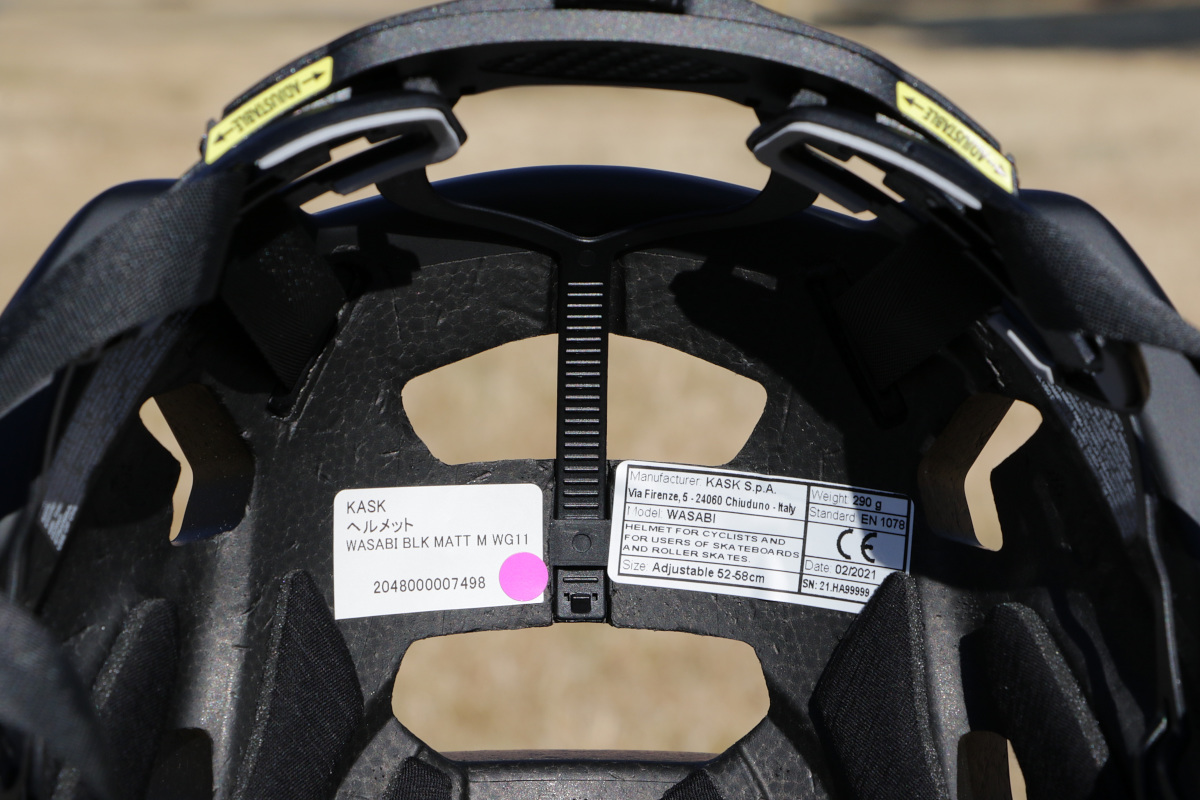 カスク WASABI ベンチレーションの開閉が可能なレーシングヘルメットをテスト - 製品インプレッション | cyclowired