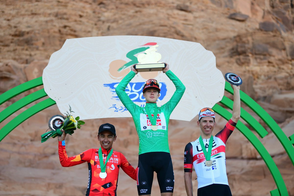 サウジツアー総合表彰台:2位ブイトラゴ、1位ファンヒルス、3位コスタ