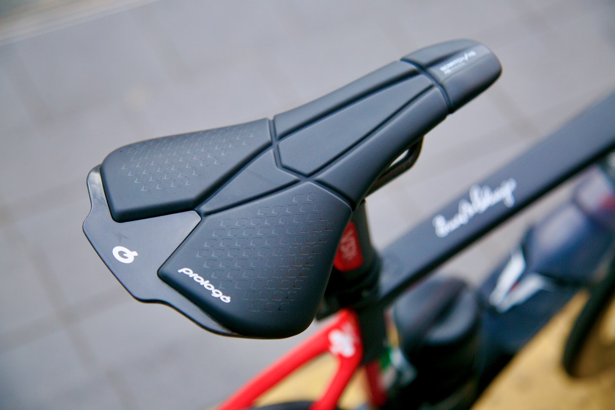 サドルはプロロゴのScrach M5 ポガチャルと同じチョイスだ