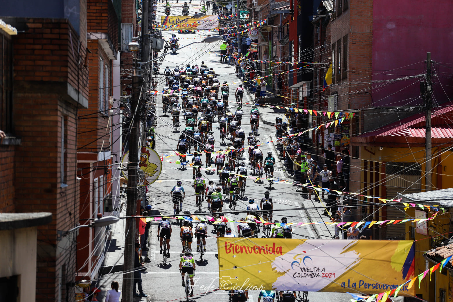 コロナ禍の開催にもかかわらず、参加チームも多く盛り上がっていたという女子UCIレース「ブエルタ・ア・コロンビア・フェミニーナ」