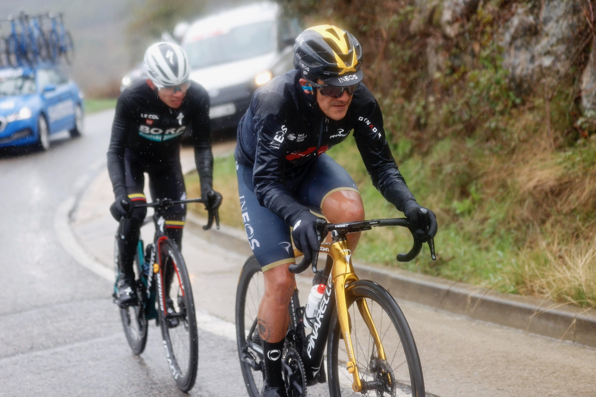 130kmに渡って逃げたリチャル・カラパス(エクアドル、イネオス・グレナディアーズ)とセルヒオ・イギータ(コロンビア、ボーラ・ハンスグローエ)