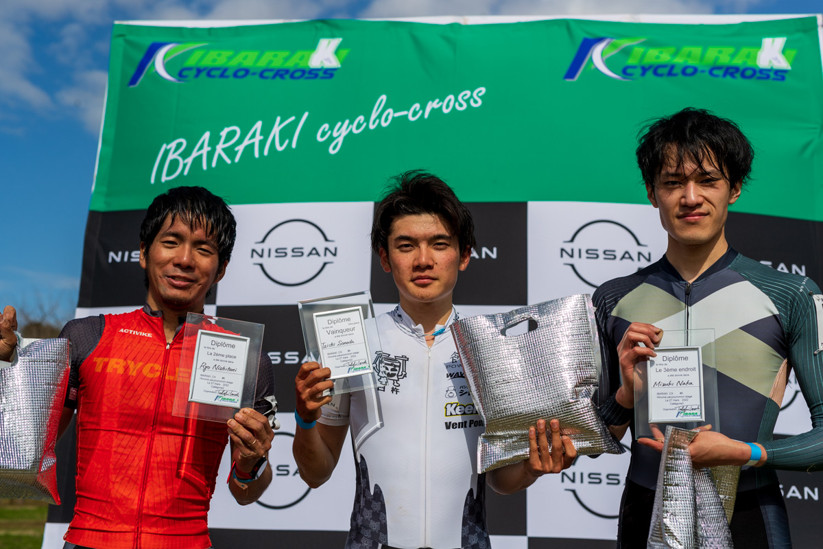 C2 1位園田大智(臼杵レーシング)、2位西谷亮(TRYCLE.ing)、3位中瑞希(Rapha Cycling Club)