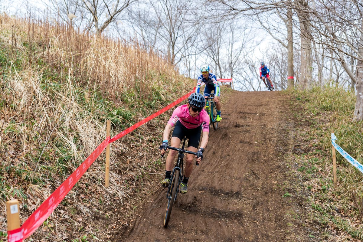 CM1 下りで先行する太田 好政(Rapha Cycling Club)