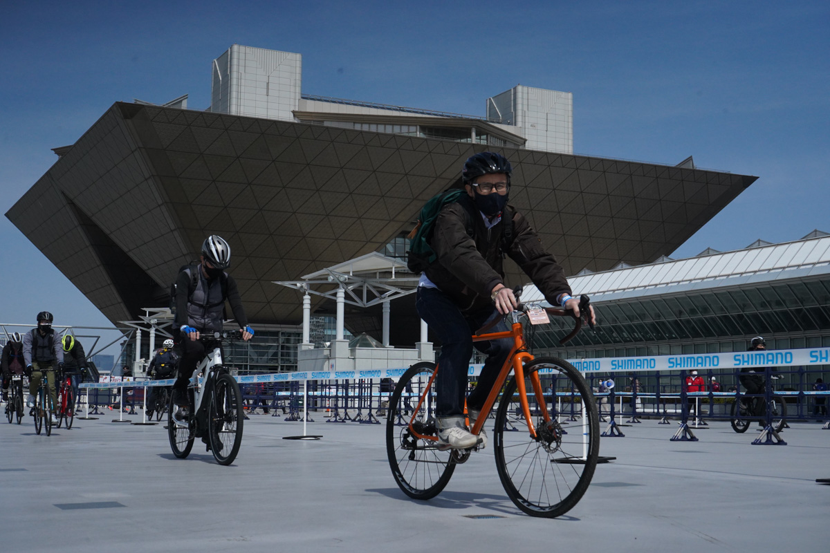 長めの距離が取られた試乗コースでバイクを堪能した