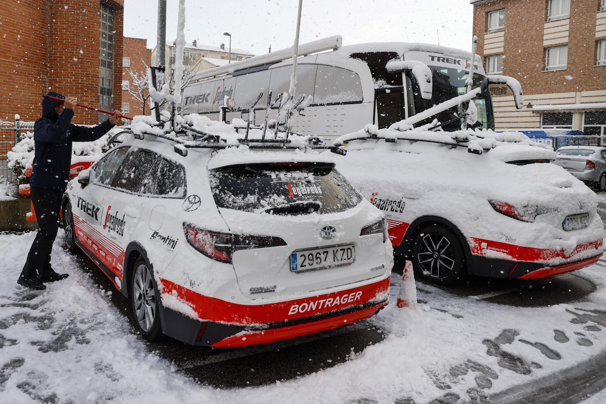 除雪作業が行われるほど寒空の中、スタートが切られた2022年のGPインデュライン