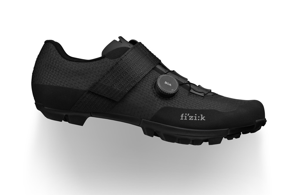 フィジーク VENTO FEROX CARBON(Black/Black)