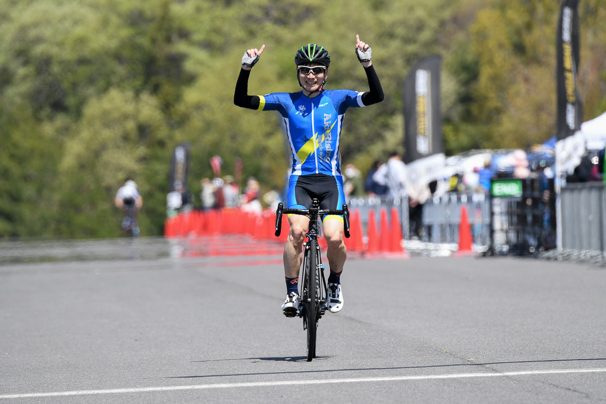 マスターズ優勝　宇根智浩（Aki Rising Bicycle team）