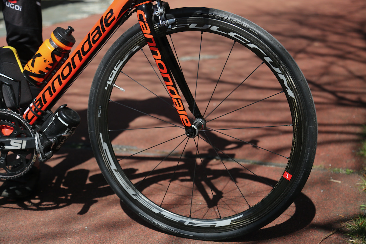 ホイールはフルクラム SPEED 40T