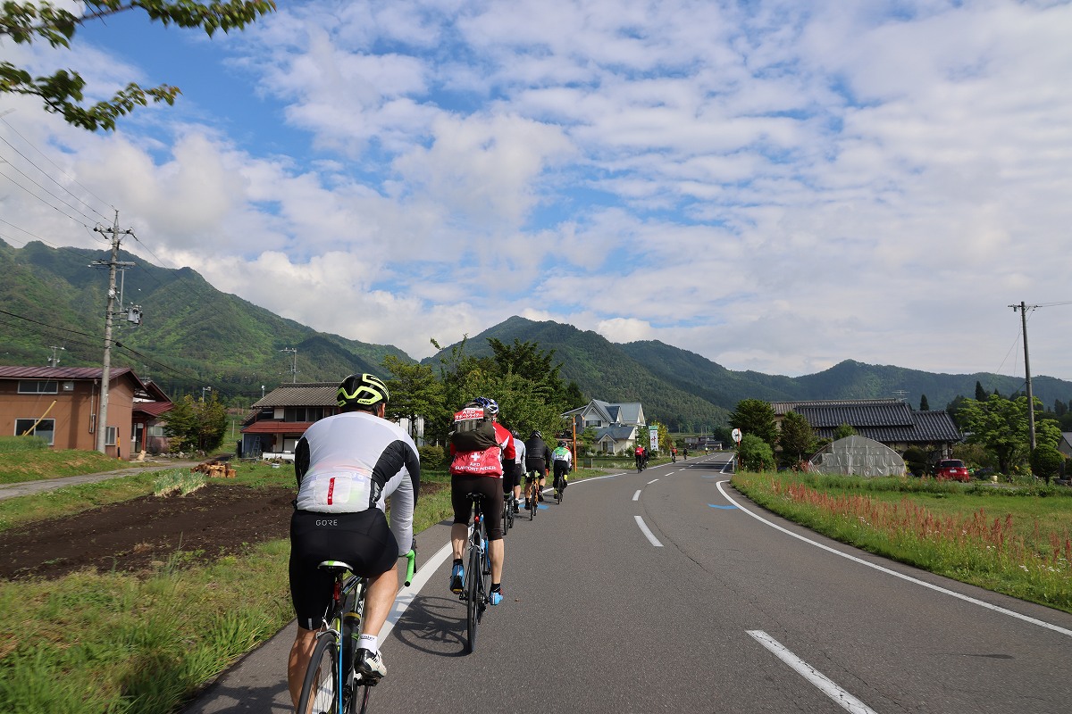 日差しが降り注ぎ、一気にサイクリング日和に