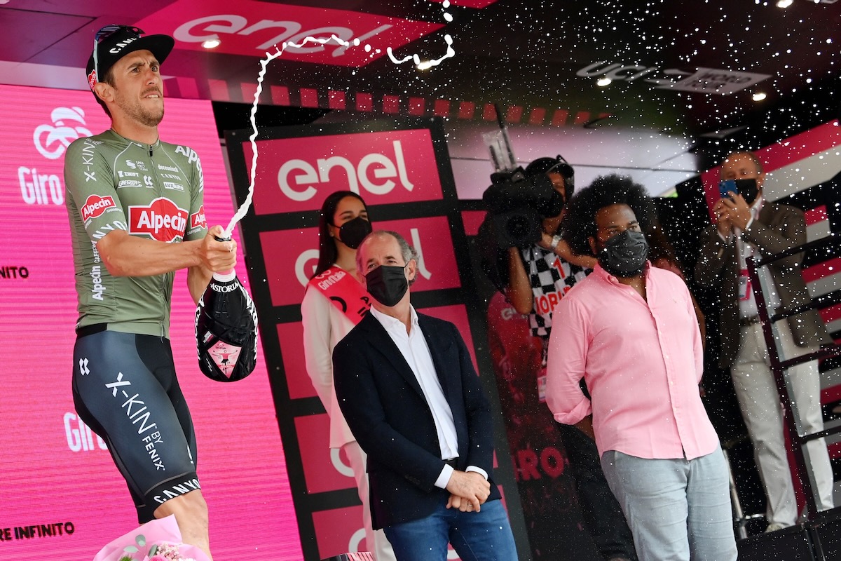 キャリア初のグランツールステージ優勝を飾ったドリース・デボント(ベルギー、アルペシン・フェニックス)