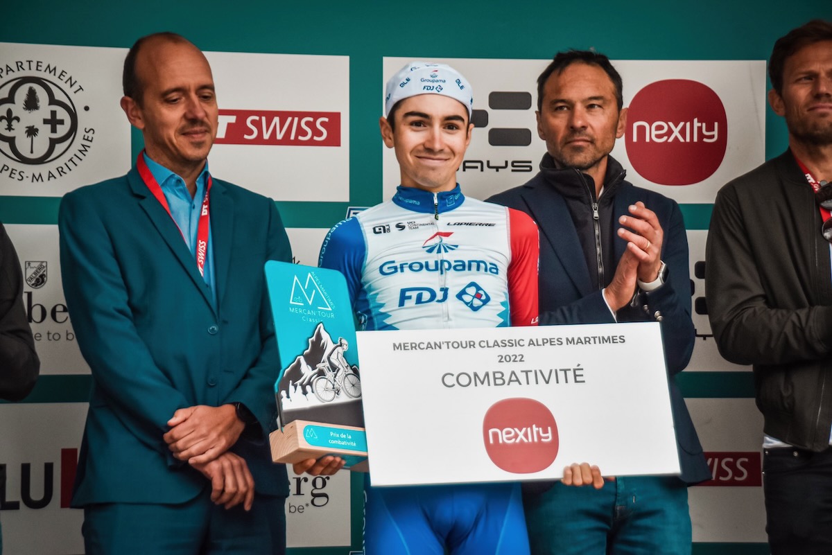 レースを作った18歳のレニー・マルティネス（フランス、グルパマFDJ）には敢闘賞が贈られた