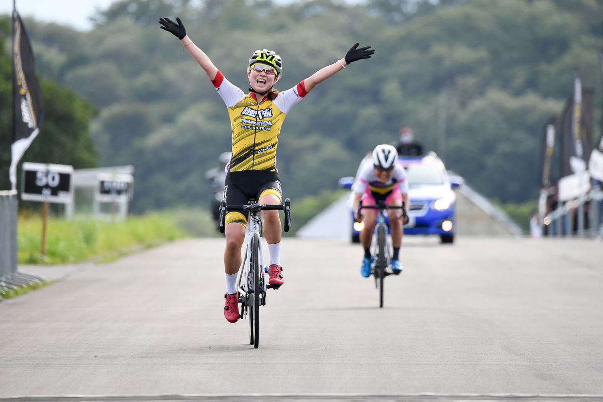 女子　小林あか里（弱虫ペダルサイクリングチーム）が初優勝