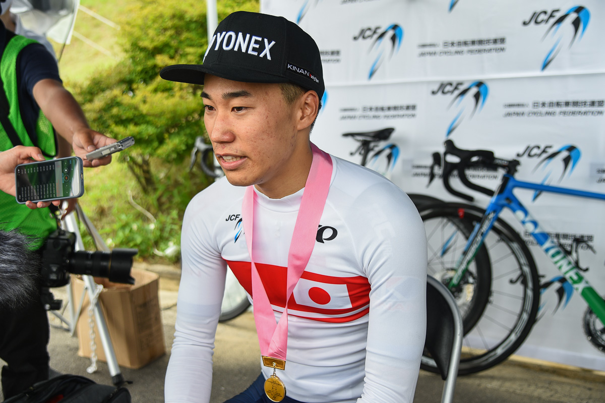 「残り100mで勝利を確信できた」と仮屋和駿(キナンレーシングチーム)