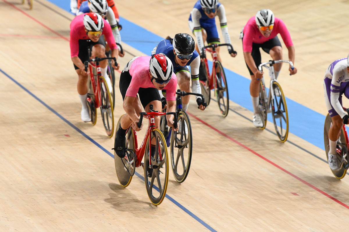 男子ポイントレース決勝 残り2周髙橋舜(日本大学)がアタックして勝負を決める