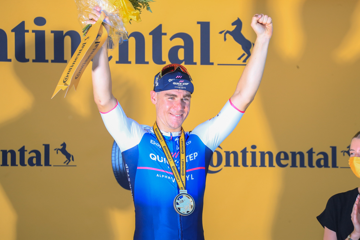 ツール初出場で初優勝。晴れた表情のファビオ・ヤコブセン(オランダ、クイックステップ・アルファヴィニル)