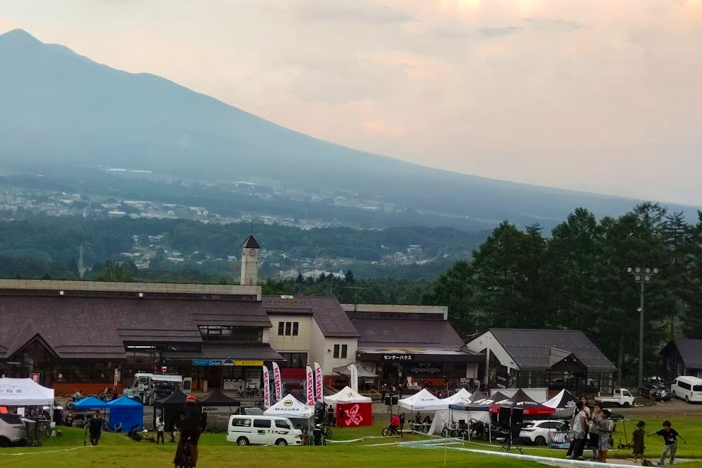 長野県の富士見パノラマで開催される真夏の祭典「MTB ファンミーティング」