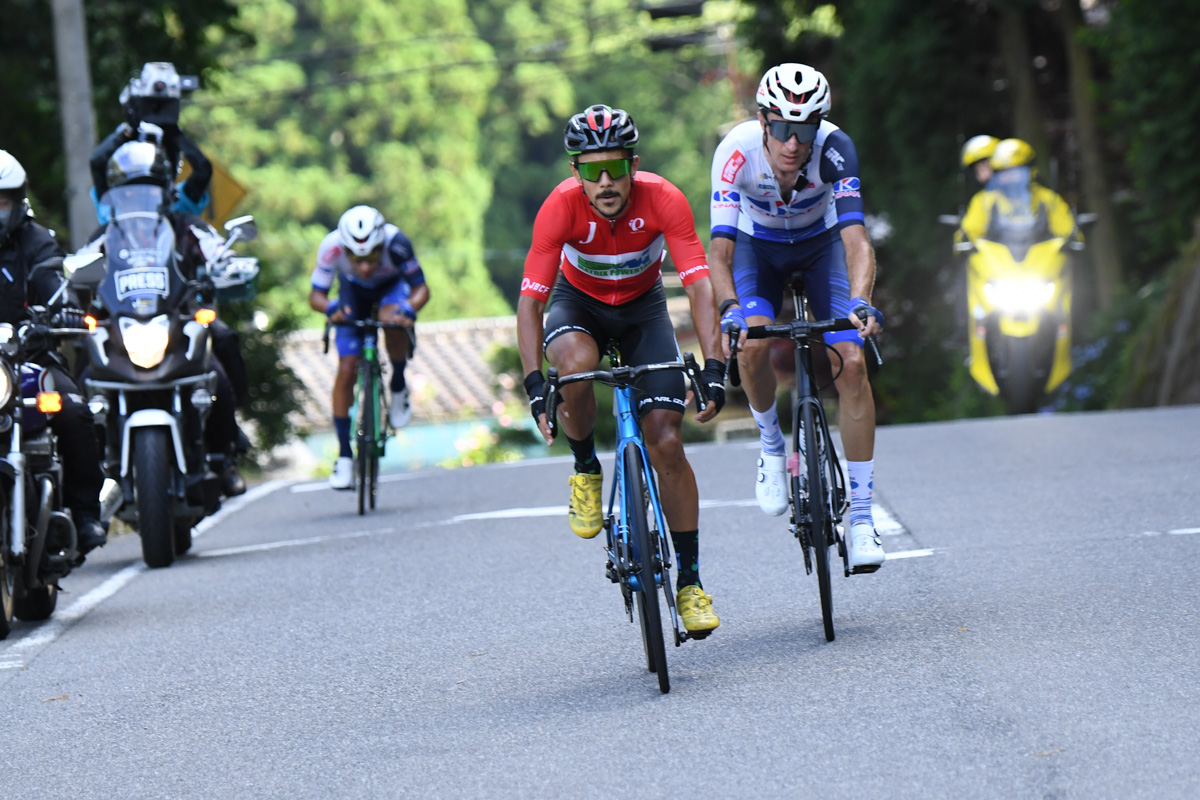 最終周回　残り6kmで山本大喜（キナンレーシングチーム）が追いつく