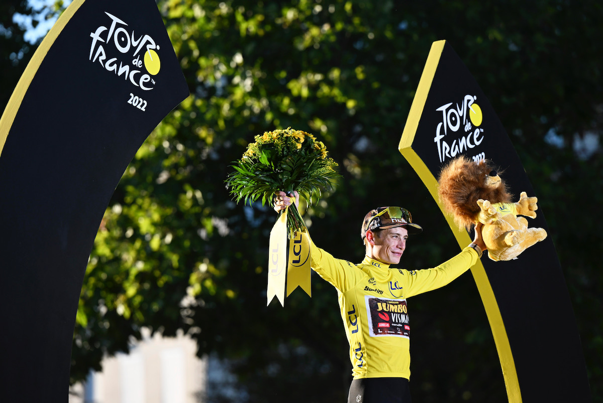 ツール・ド・フランス総合優勝を達成したヨナス・ヴィンゲゴー（デンマーク、ユンボ・ヴィスマ）