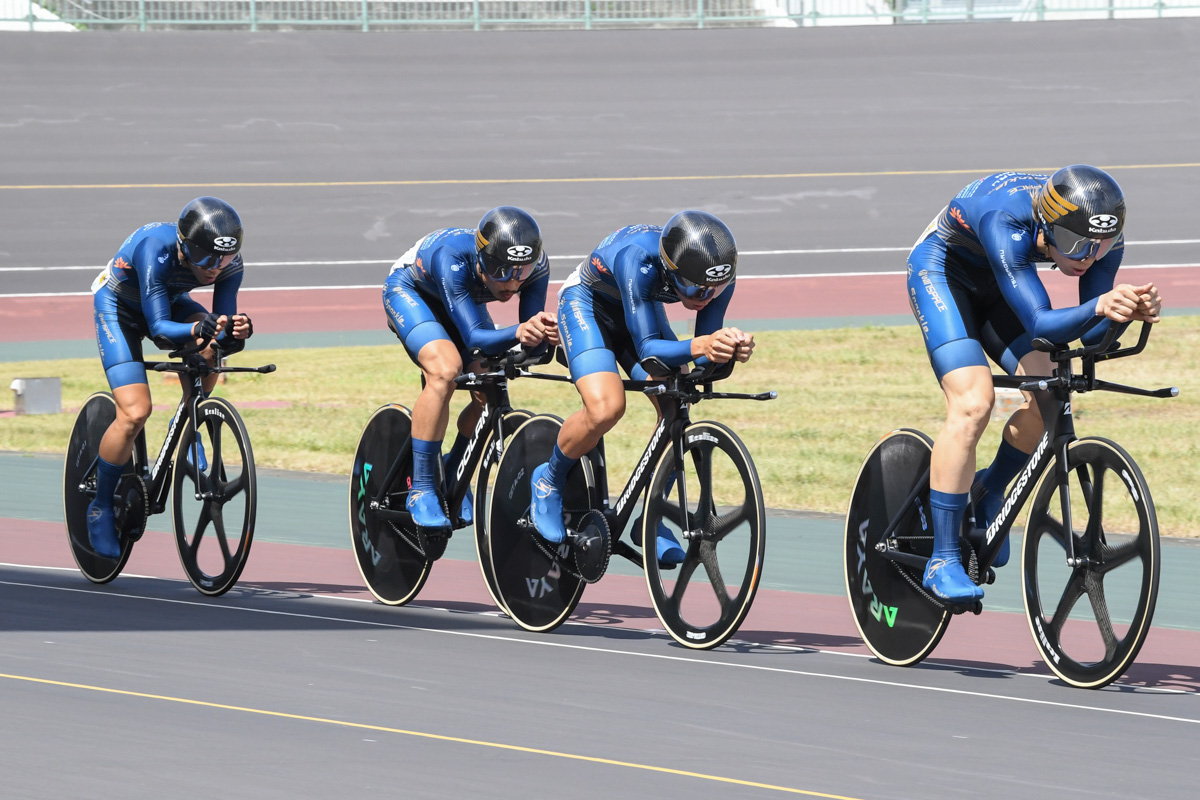 男子4kmチームパーシュート　4分24秒604の大会新記録を出したスパークルおおいたレーシングチーム