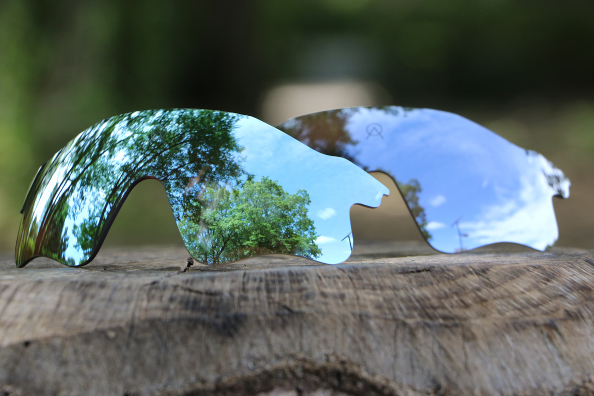 A-LENS LEI ML CIELO(手前)、A-LENS LEI ML ALU(奥)