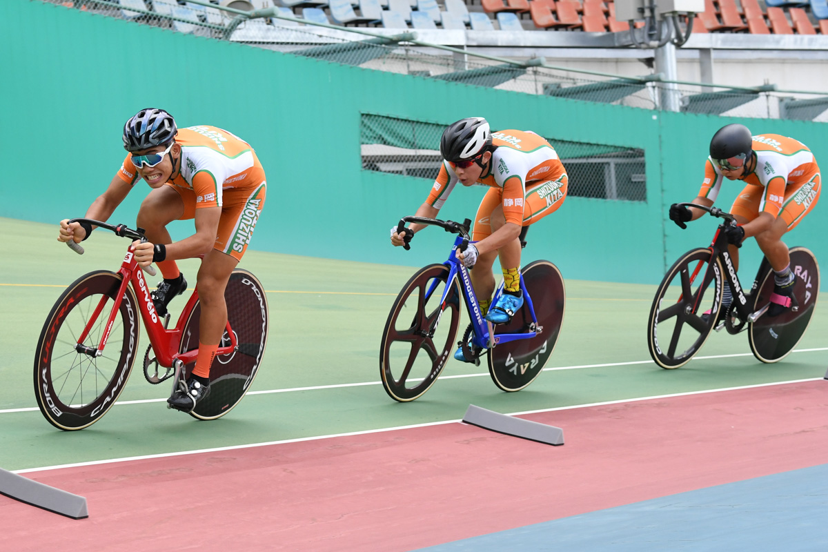 男子チームスプリント予選2位 静岡北高校(熊谷、岩辺、吉田)1分17秒355