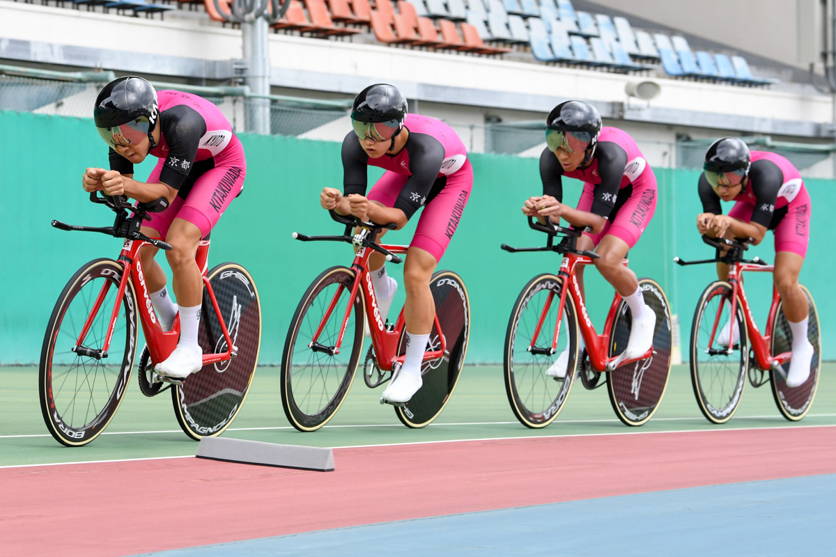 男子4kmチームパーシュート予選1位　北桑田高校（西村、細谷、三宅、長島）4分22秒765