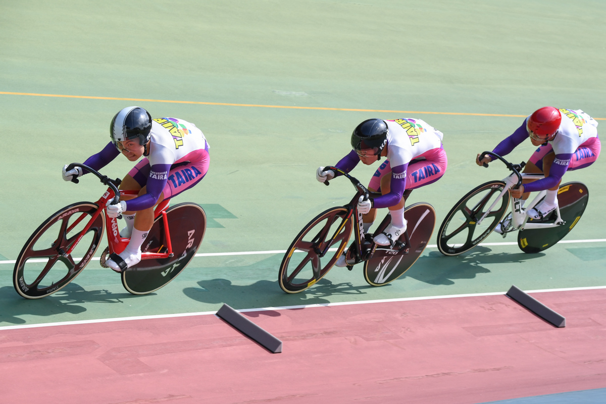 男子チームスプリント2位　平工業高校（高木、山崎、大井川）